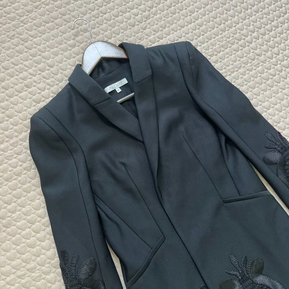 $759 NWOT Alexis Embroidered Women's Black Coat Size M - Picture 7 of 11